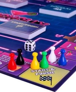 NX Party® - ALCOHOLLY® - Drankspel - Nederlandstalig - Bordspel - Spelletjes Voor Volwassenen - Drank Spelletjes 17 NX Party® - ALCOHOLLY® - Drankspel - Nederlandstalig - Bordspel - Spelletjes Voor Volwassenen - Drank Spelletjes -actiespellen Verkoop 550x333